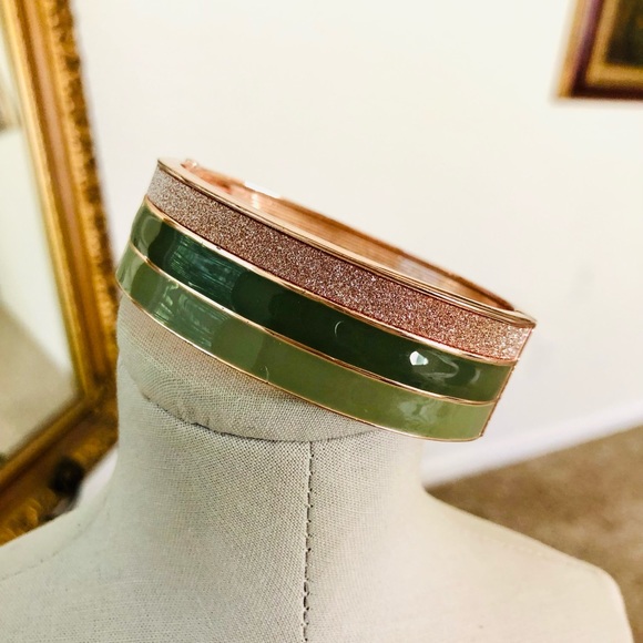 Vintage Microscopic Love Pendant & Glitter Bracelet - Picture 6 of 16